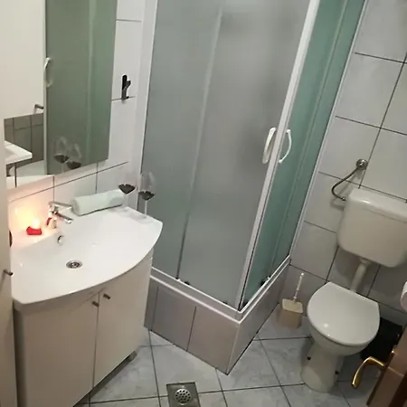 Nela * Baška Voda