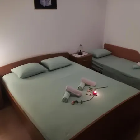 Nela * Baška Voda