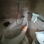 Nela * באסקה וודה