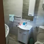 Nela * באסקה וודה