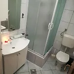 Nela * באסקה וודה
