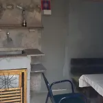 Nela באסקה וודה